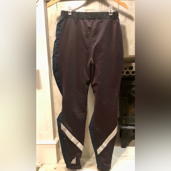 Vintage MEC ( Mountain Equipment Coop) Bike/Hike Adventure Pants - Picture 2 of 7